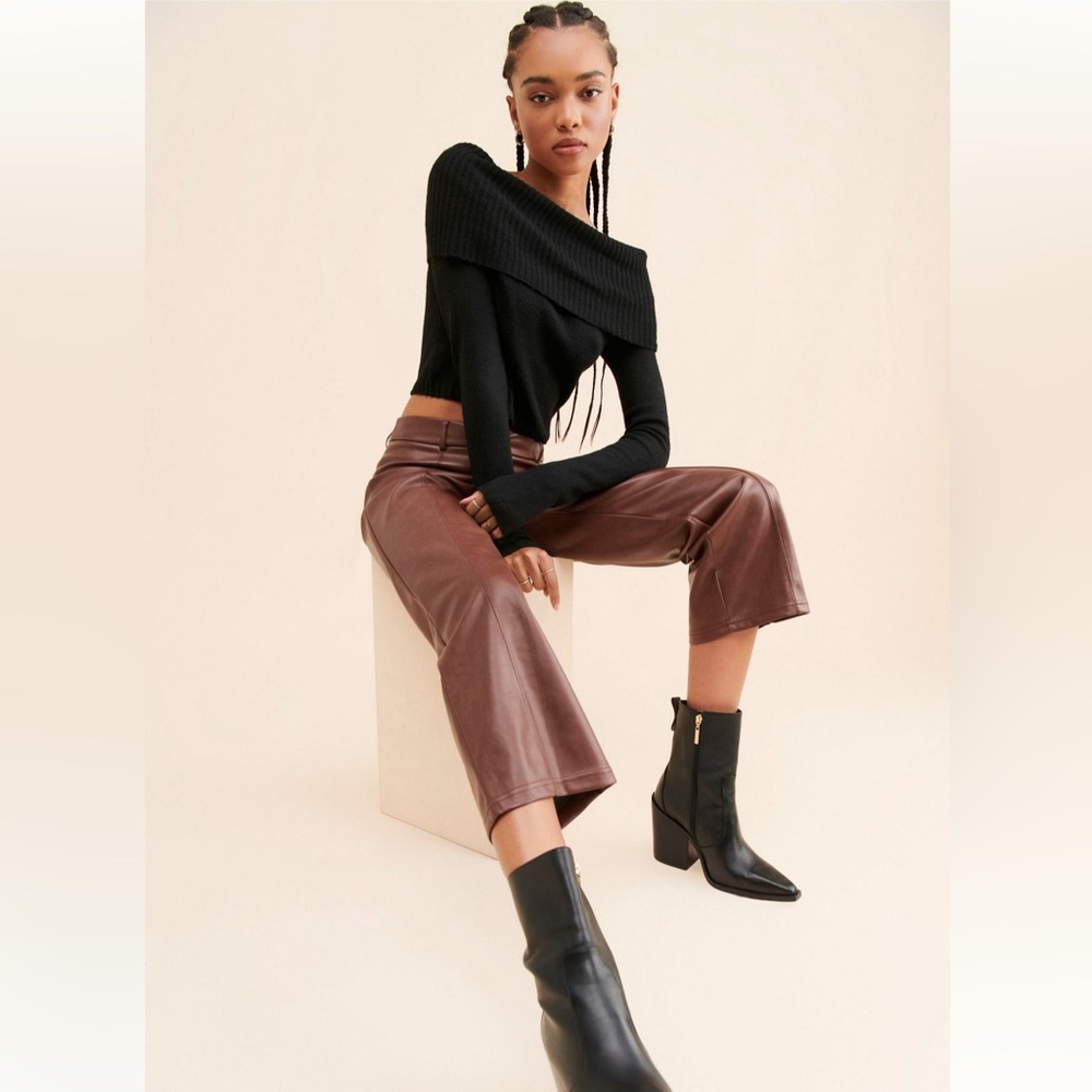 Avec Les Filles Black Top and Brown Cropped Pants